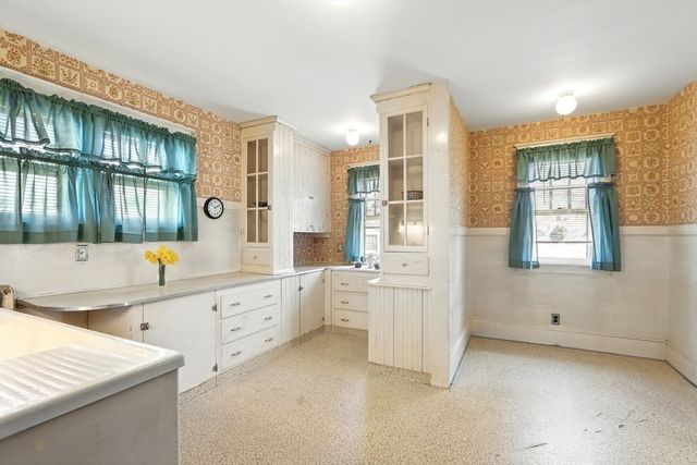 1183 Carew Street, Springfield, MA 01104
