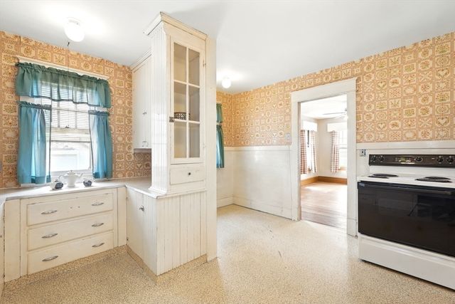 1183 Carew Street, Springfield, MA 01104