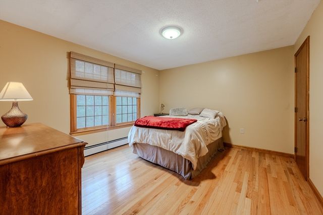 41 Indian Hill Rd, Dracut, MA 01826