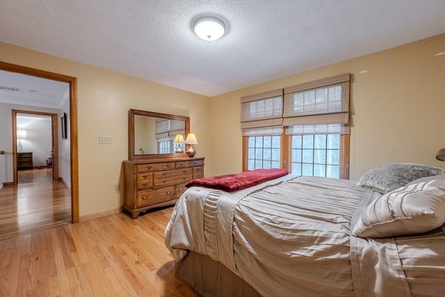 41 Indian Hill Rd, Dracut, MA 01826
