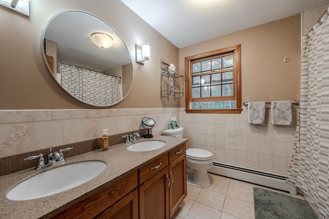 41 Indian Hill Rd, Dracut, MA 01826