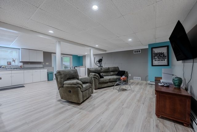 41 Indian Hill Rd, Dracut, MA 01826