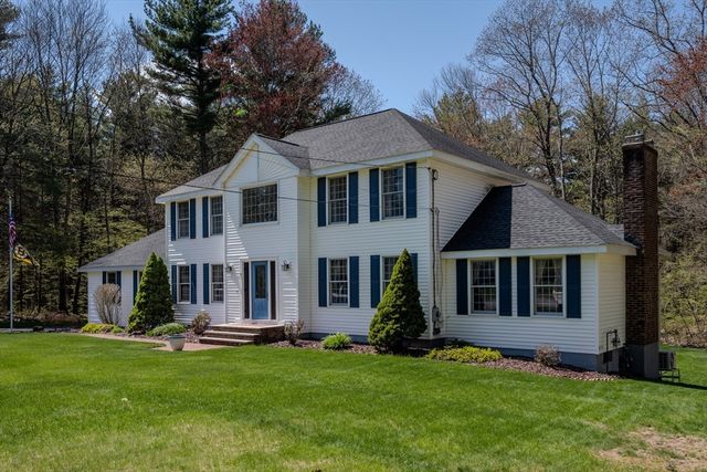 41 Indian Hill Rd, Dracut, MA 01826