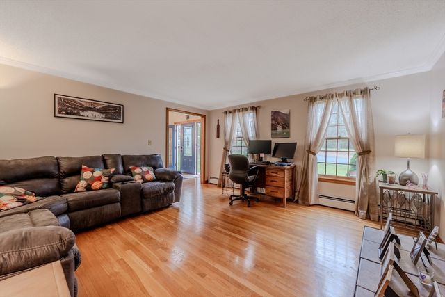 41 Indian Hill Rd, Dracut, MA 01826