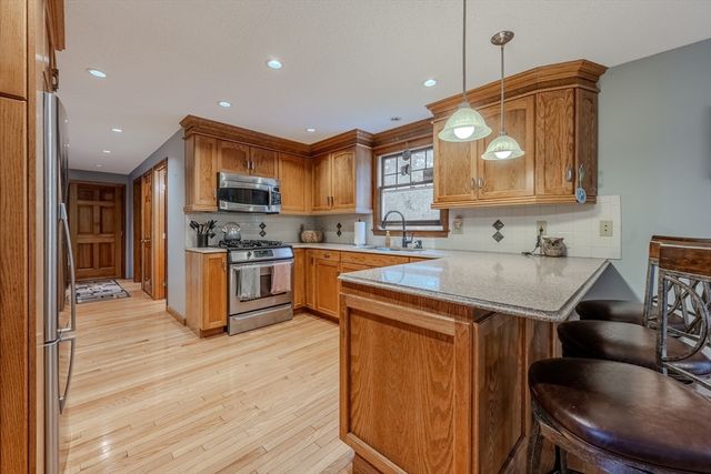 41 Indian Hill Rd, Dracut, MA 01826