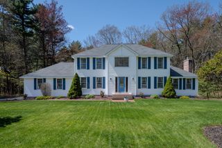 41 Indian Hill Rd, Dracut, MA 01826