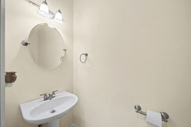 2990 Oak Glen Ln, Clarksville, TN 37043