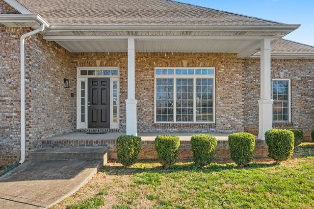 2990 Oak Glen Ln, Clarksville, TN 37043
