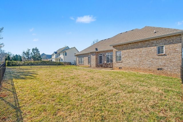 2990 Oak Glen Ln, Clarksville, TN 37043