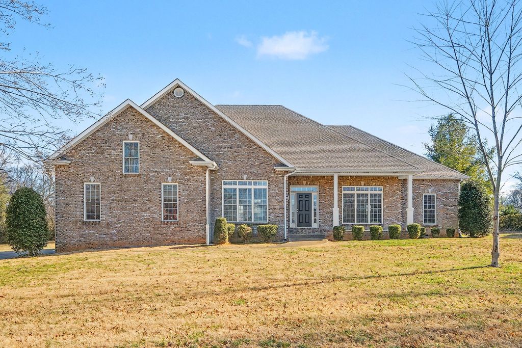 2990 Oak Glen Ln, Clarksville, TN 37043