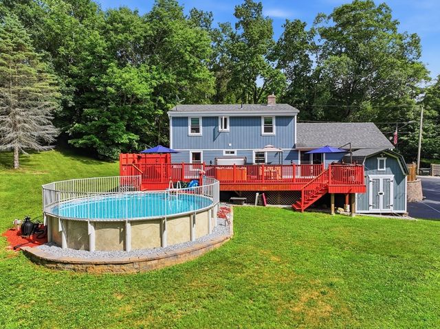 39 Stafford St, Charlton, MA 01507