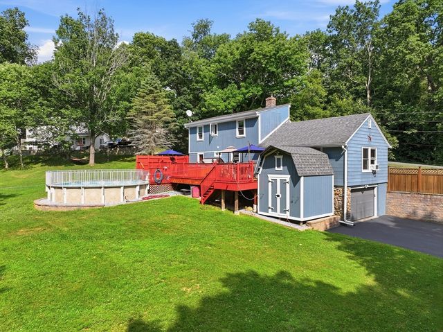 39 Stafford St, Charlton, MA 01507