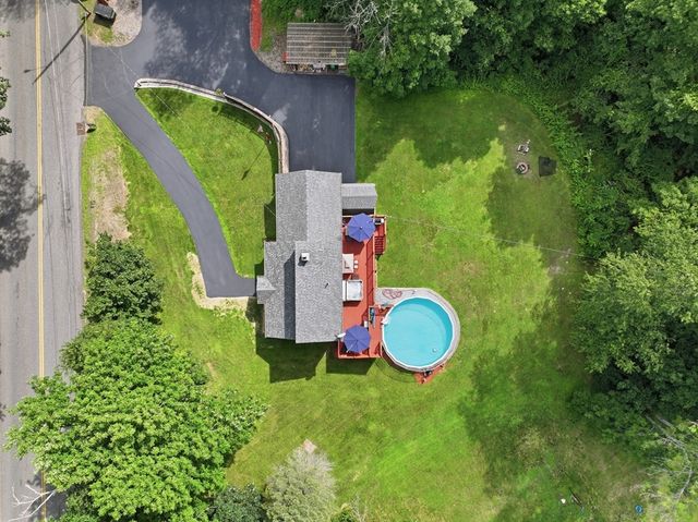 39 Stafford St, Charlton, MA 01507