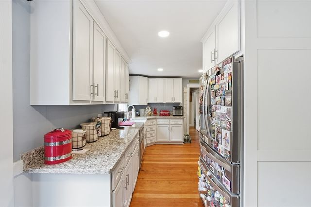 39 Stafford St, Charlton, MA 01507