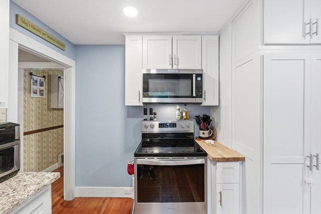 39 Stafford St, Charlton, MA 01507
