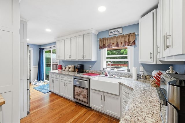 39 Stafford St, Charlton, MA 01507