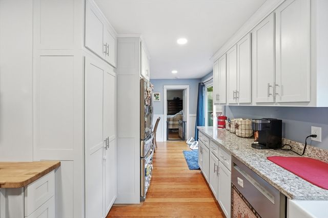 39 Stafford St, Charlton, MA 01507