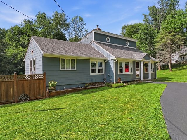 39 Stafford St, Charlton, MA 01507