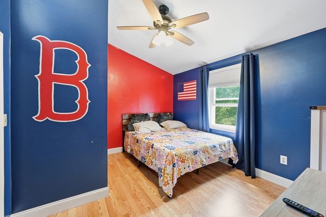 39 Stafford St, Charlton, MA 01507