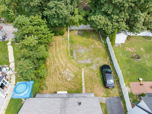 39 Fremont St, Lowell, MA 01850