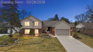 39254 E Royal Doulton Boulevard, Clinton Township, MI 48038