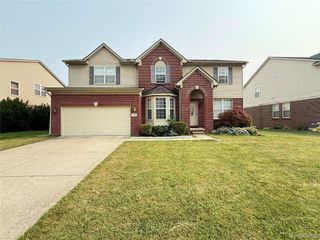 15584 Timbers Edge Drive, Clinton Charter Township, MI 48035