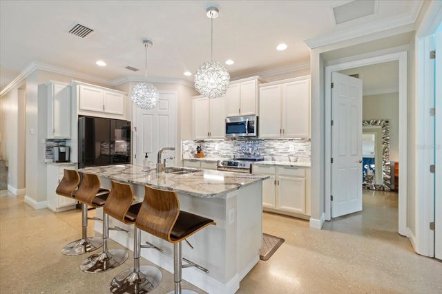 191 MARAVIYA BOULEVARD, North Venice, FL 34275