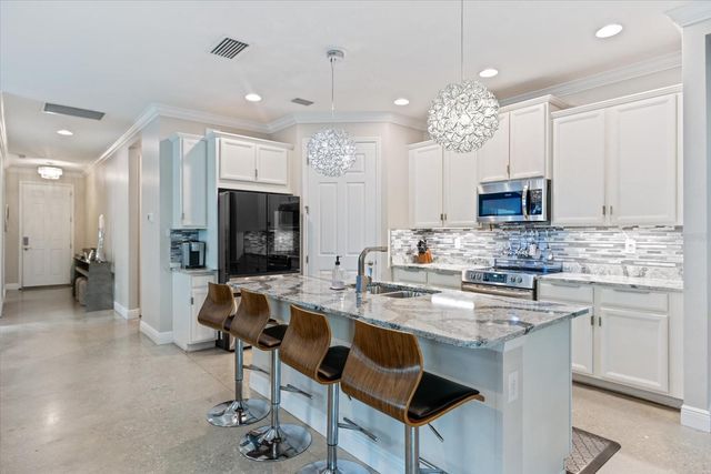 191 MARAVIYA BOULEVARD, North Venice, FL 34275