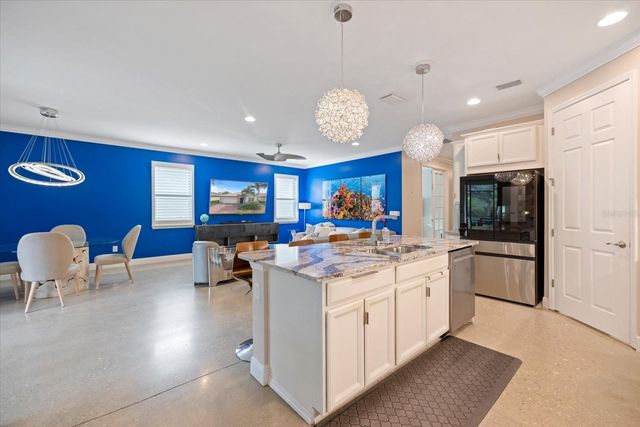 191 MARAVIYA BOULEVARD, North Venice, FL 34275