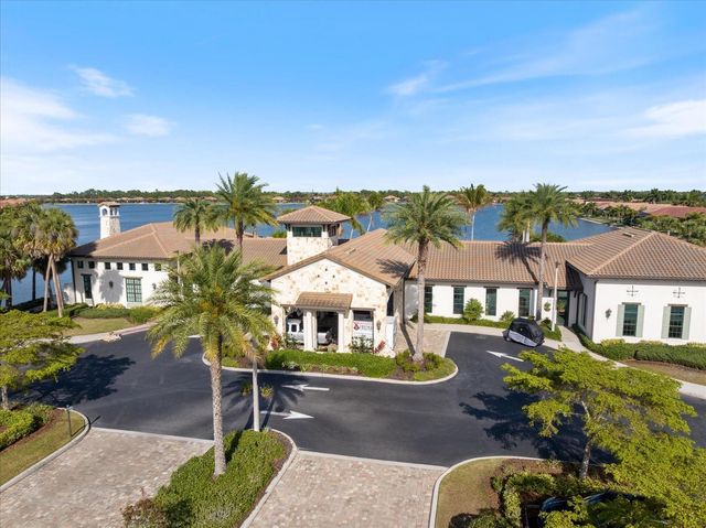 191 MARAVIYA BOULEVARD, North Venice, FL 34275