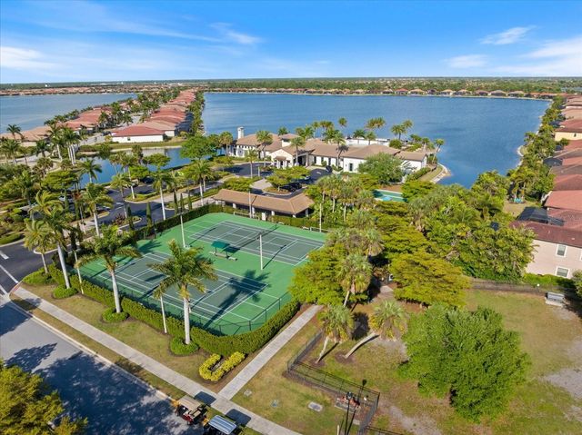 191 MARAVIYA BOULEVARD, North Venice, FL 34275