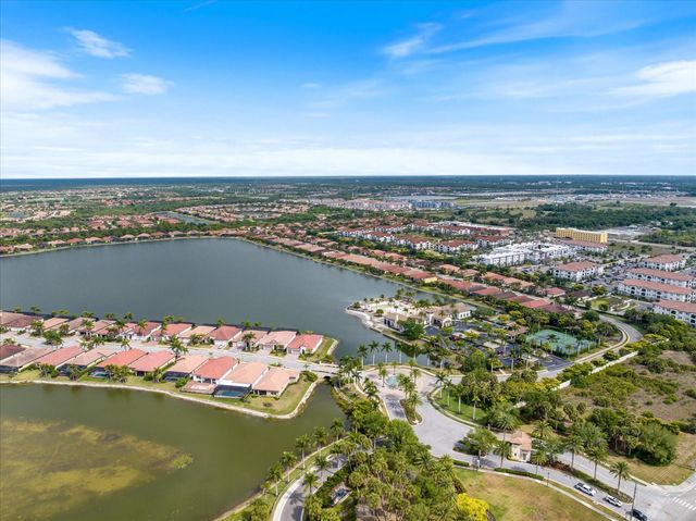 191 MARAVIYA BOULEVARD, North Venice, FL 34275
