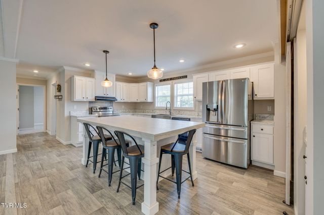 195 Ridge View Way, Rogersville, TN 37857