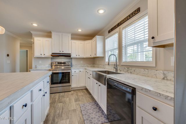 195 Ridge View Way, Rogersville, TN 37857