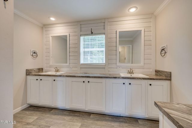 195 Ridge View Way, Rogersville, TN 37857