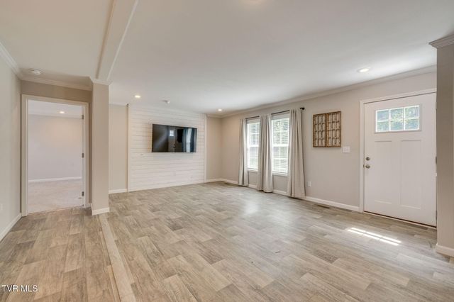 195 Ridge View Way, Rogersville, TN 37857