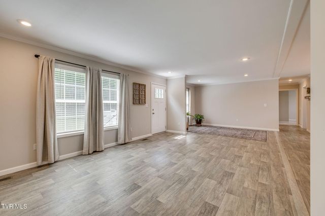 195 Ridge View Way, Rogersville, TN 37857