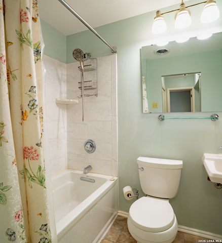208 FRONT ST, Comfort, TX 78013