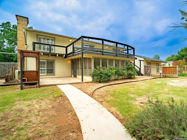 208 FRONT ST, Comfort, TX 78013