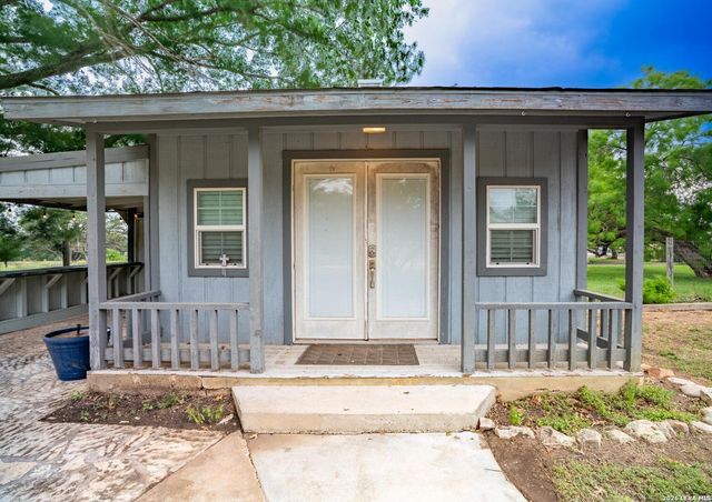 208 FRONT ST, Comfort, TX 78013