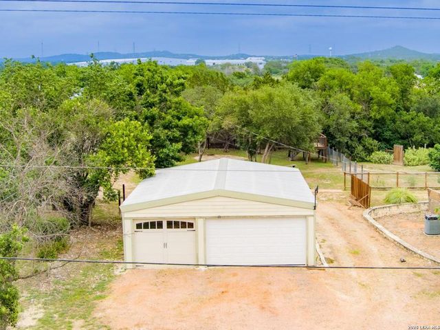208 FRONT ST, Comfort, TX 78013