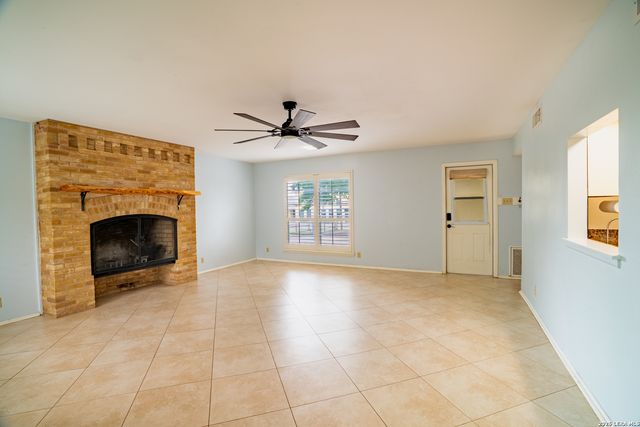 208 FRONT ST, Comfort, TX 78013