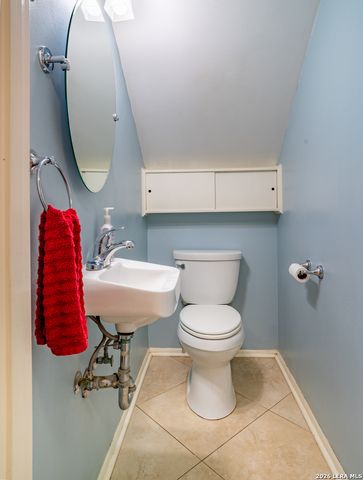 208 FRONT ST, Comfort, TX 78013