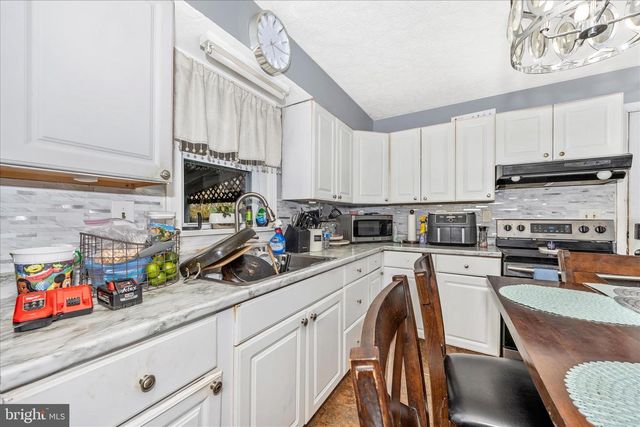 10325 LEWIS DR, Damascus, MD 20872