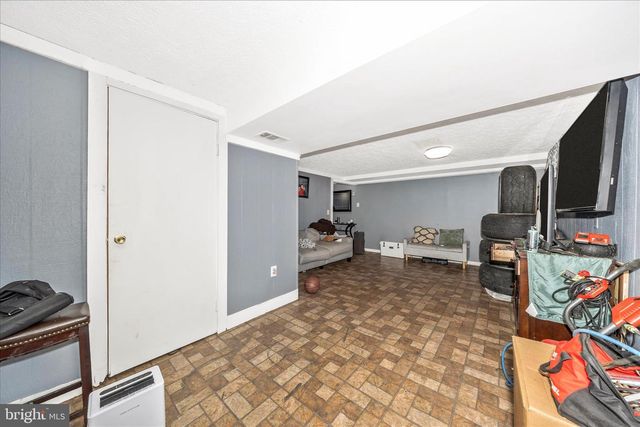 10325 LEWIS DR, Damascus, MD 20872