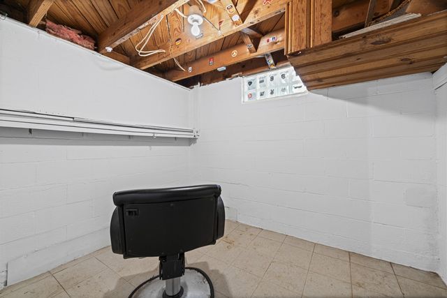673 Leblanc Street, Lincoln Park, MI 48146