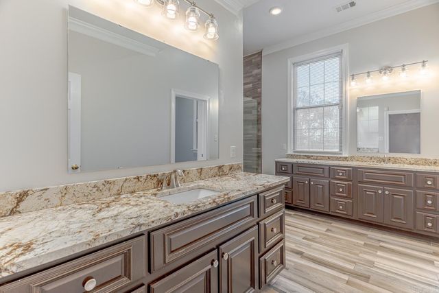 4926 Peachtree Ave, Jonesboro, AR 72405