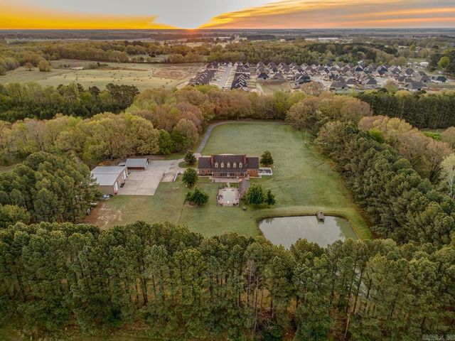 4926 Peachtree Ave, Jonesboro, AR 72405