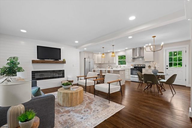 18 Ramshorn Road, Charlton, MA 01507