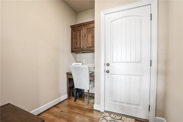 1696 NE Parkwood Drive, Lee's Summit, MO 64064